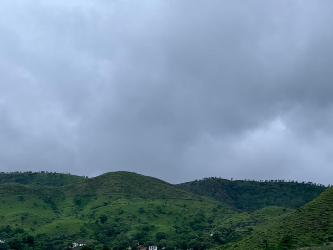 Jag Aravali Resort Udaipur By Naina Staycation - Best For Corporate Events - Family Parties - Mice Exteriör bild